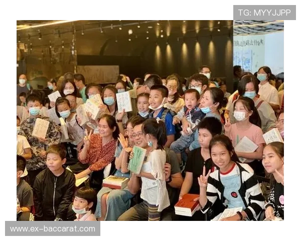 《太阳狗与瞌睡猫的奇幻冒险：寻找失落的星辰宝藏》