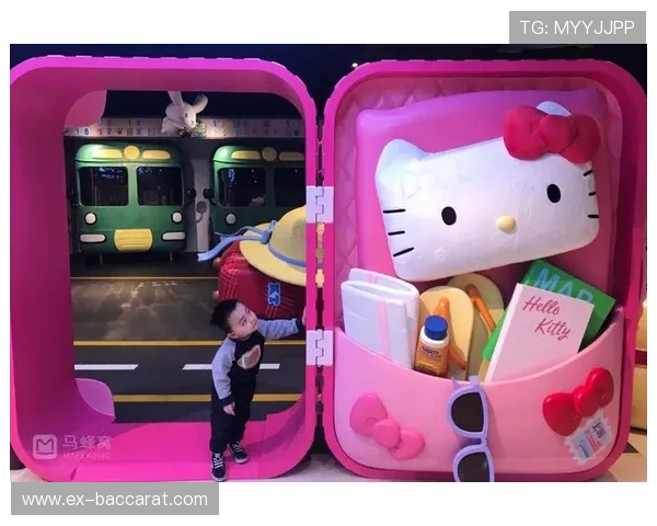 可爱迷你：Hello Kitty 游戏专用手托，让你的游戏时光更加精彩！